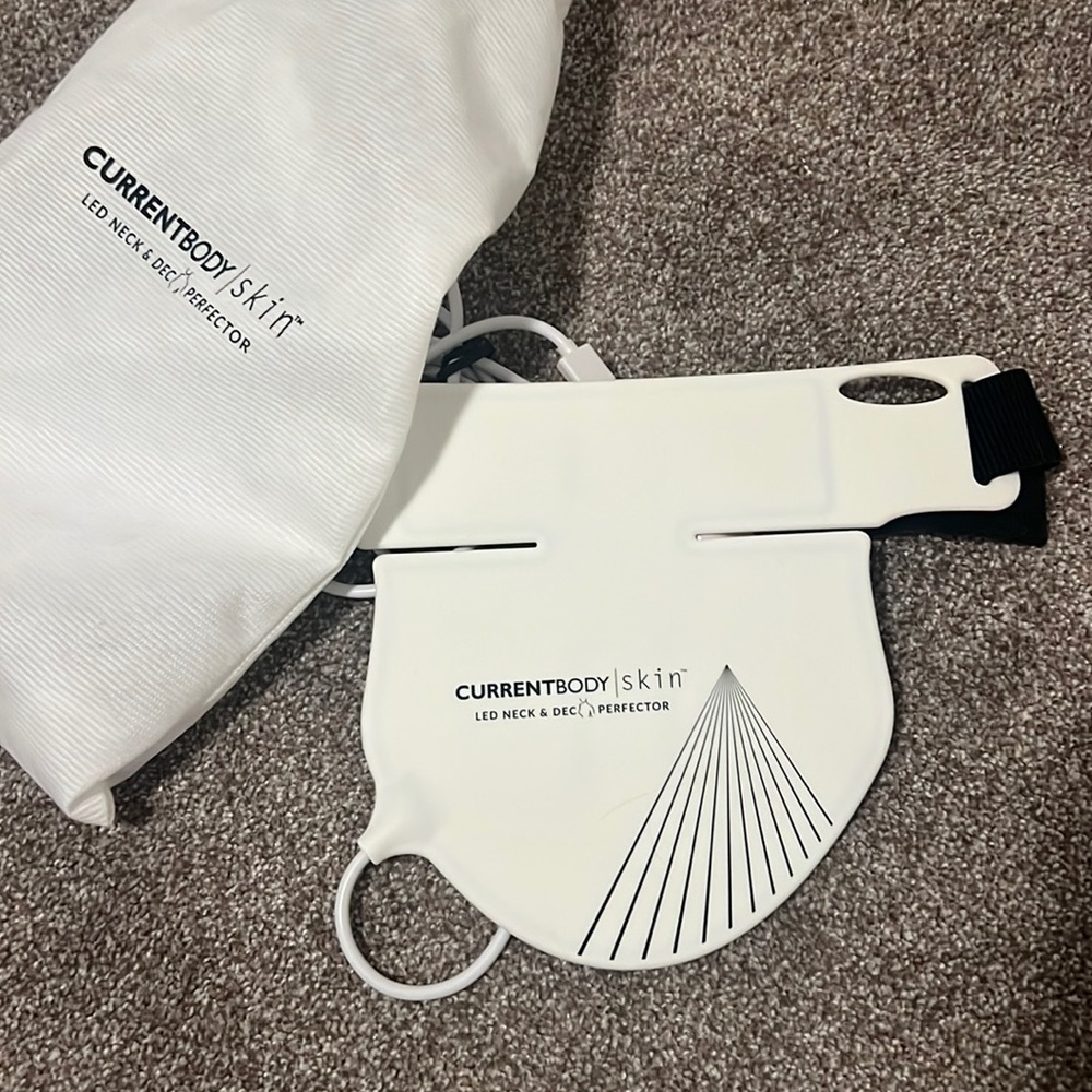 Currentbody LED for Neck and Chest